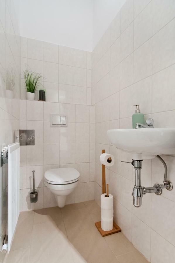 Stylish Self-Check-In Apartment With 2 Bedrooms Вена Экстерьер фото